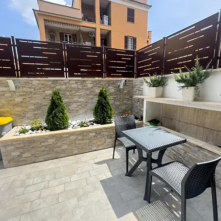 Lovely In 24 - 26 Apartment