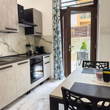 Lovely In 24 - 26 * Rom