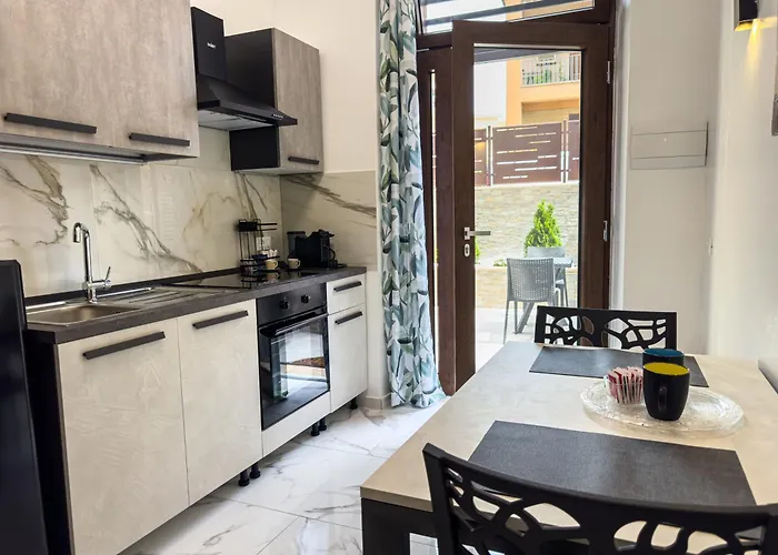 Lovely In 24 - 26 * Rom